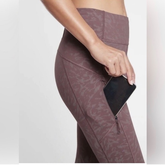 Athleta *Reflective* Rainier Tight NWT - Picture 2 of 9